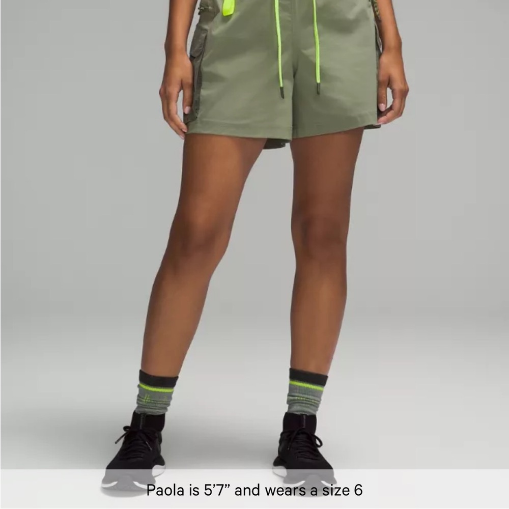 Lululemon Multi-Pocket Cargo High-Rise Hiking Short 5" size 10 - Picture 5 of 13